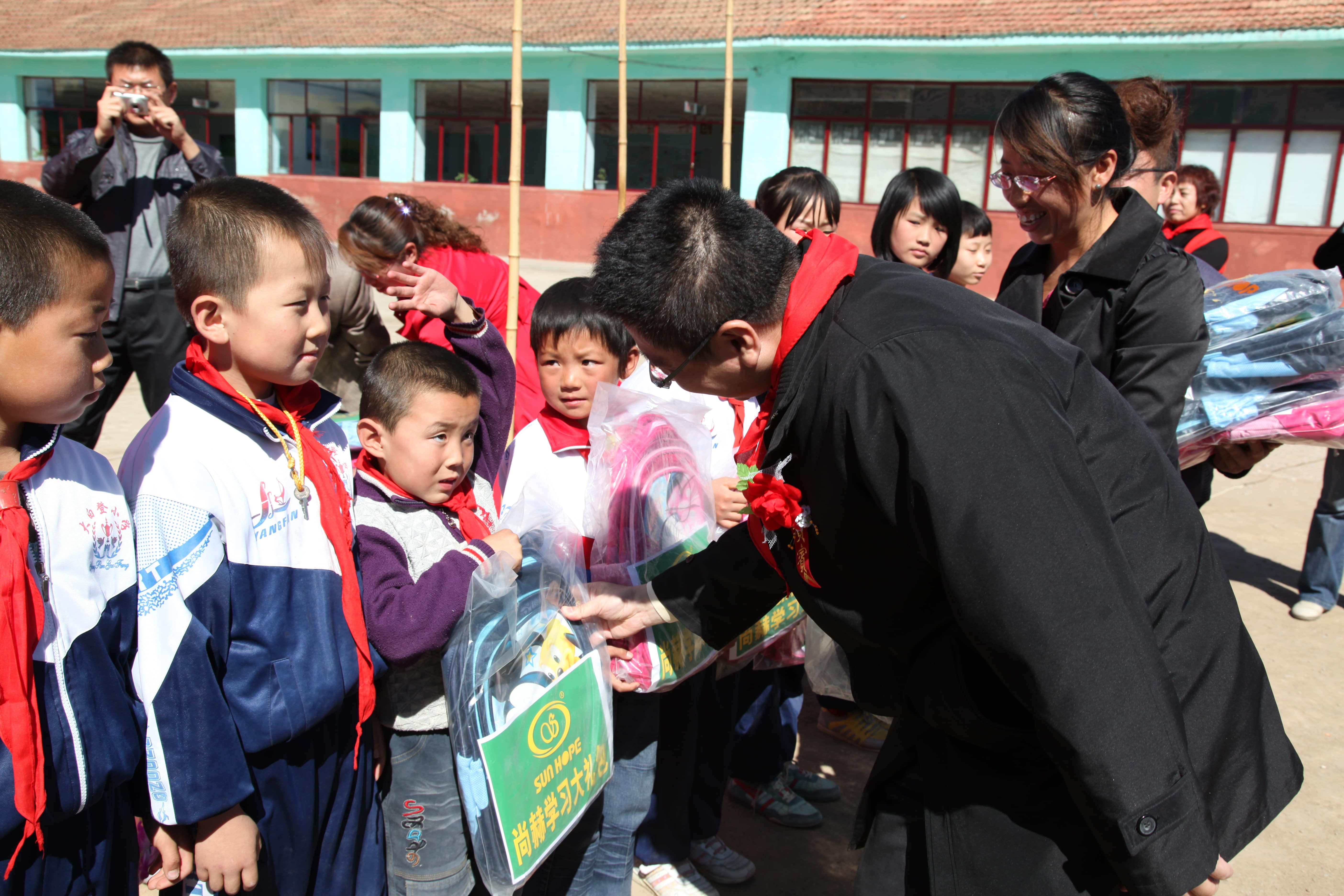 第11所 大同市大白登玩球体育渠腊梅小学 第11所 大同市大白登玩球体育渠腊梅小学