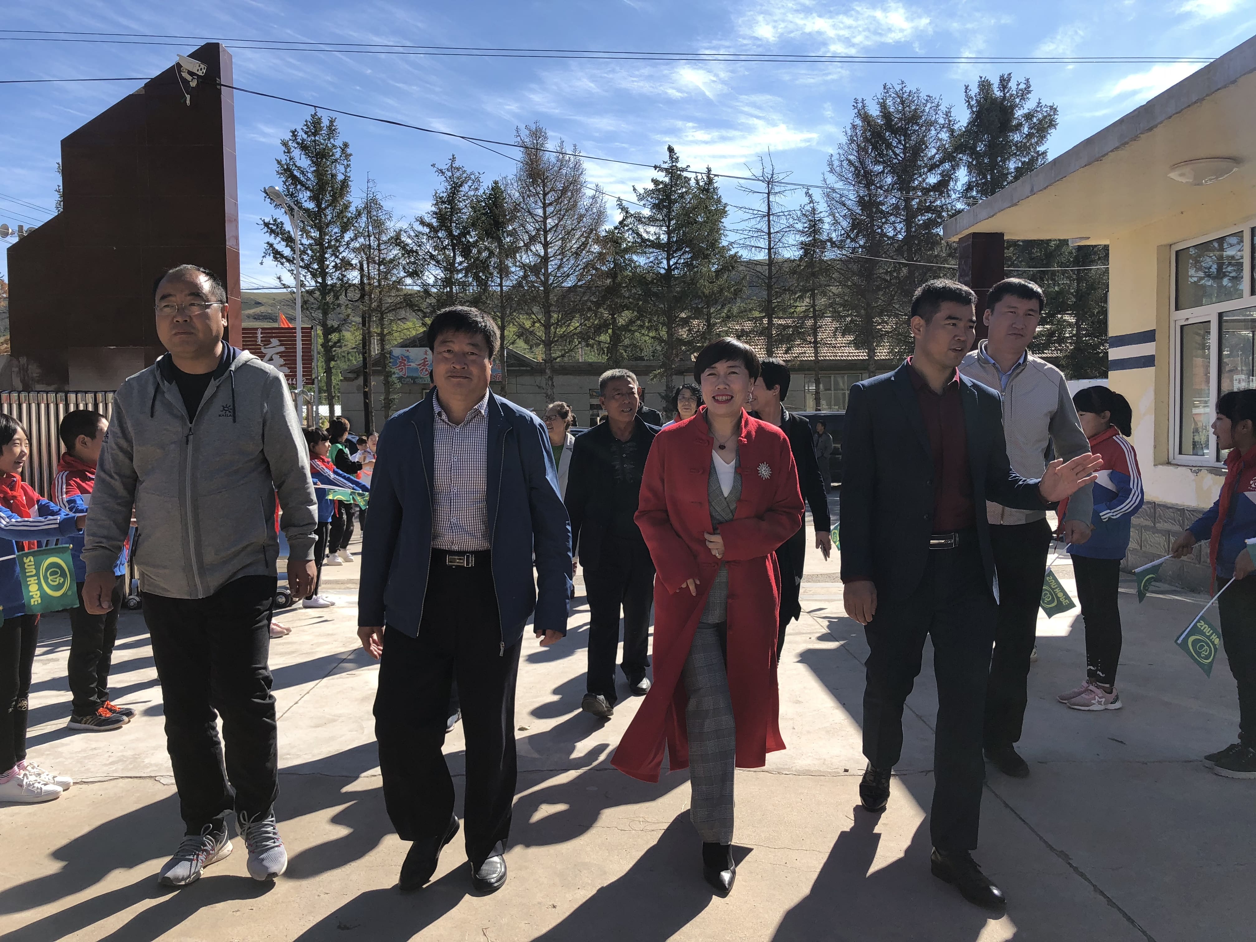 第162所 克什克腾旗万合永镇万合永中心完全玩球体育任相娟小学