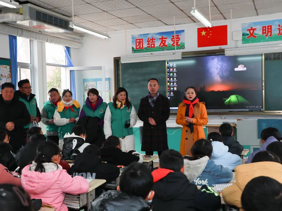第244所 山东省平度市明村镇前楼玩球体育韩雪公益小学 第244所 山东省平度市明村镇前楼玩球体育韩雪公益小学