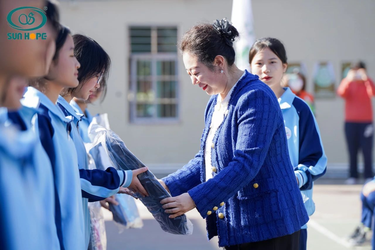 第243所 广东省河源市东源县上莞玩球体育郇宇中学 第243所 广东省河源市东源县上莞玩球体育郇宇中学