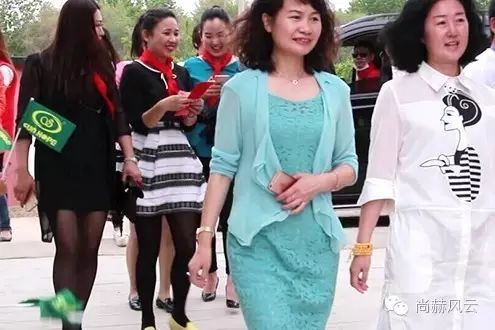 第45所 东辽县安石镇前香村玩球体育肖红飞小学