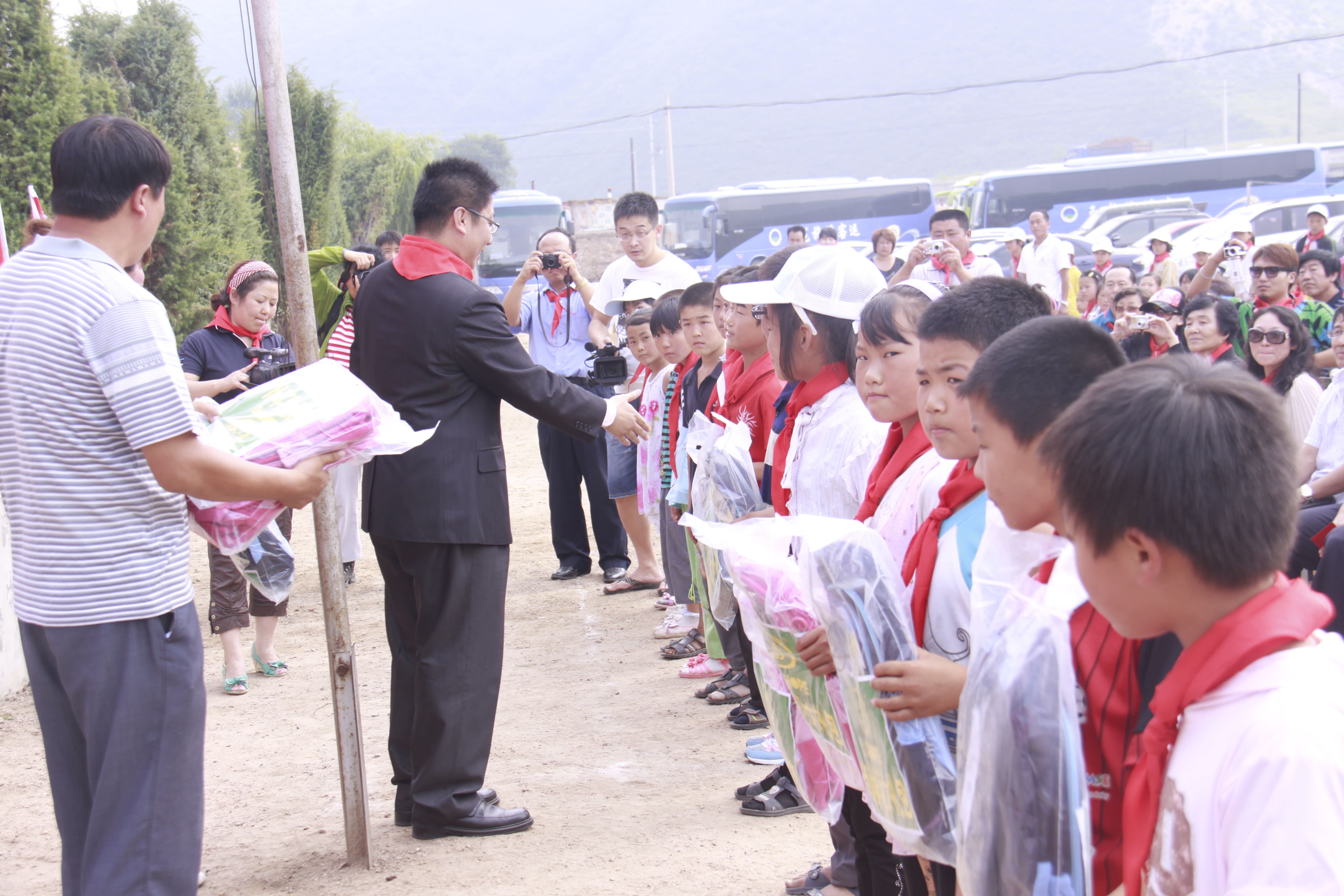 第16所 承德市三岔口玩球体育王素平小学