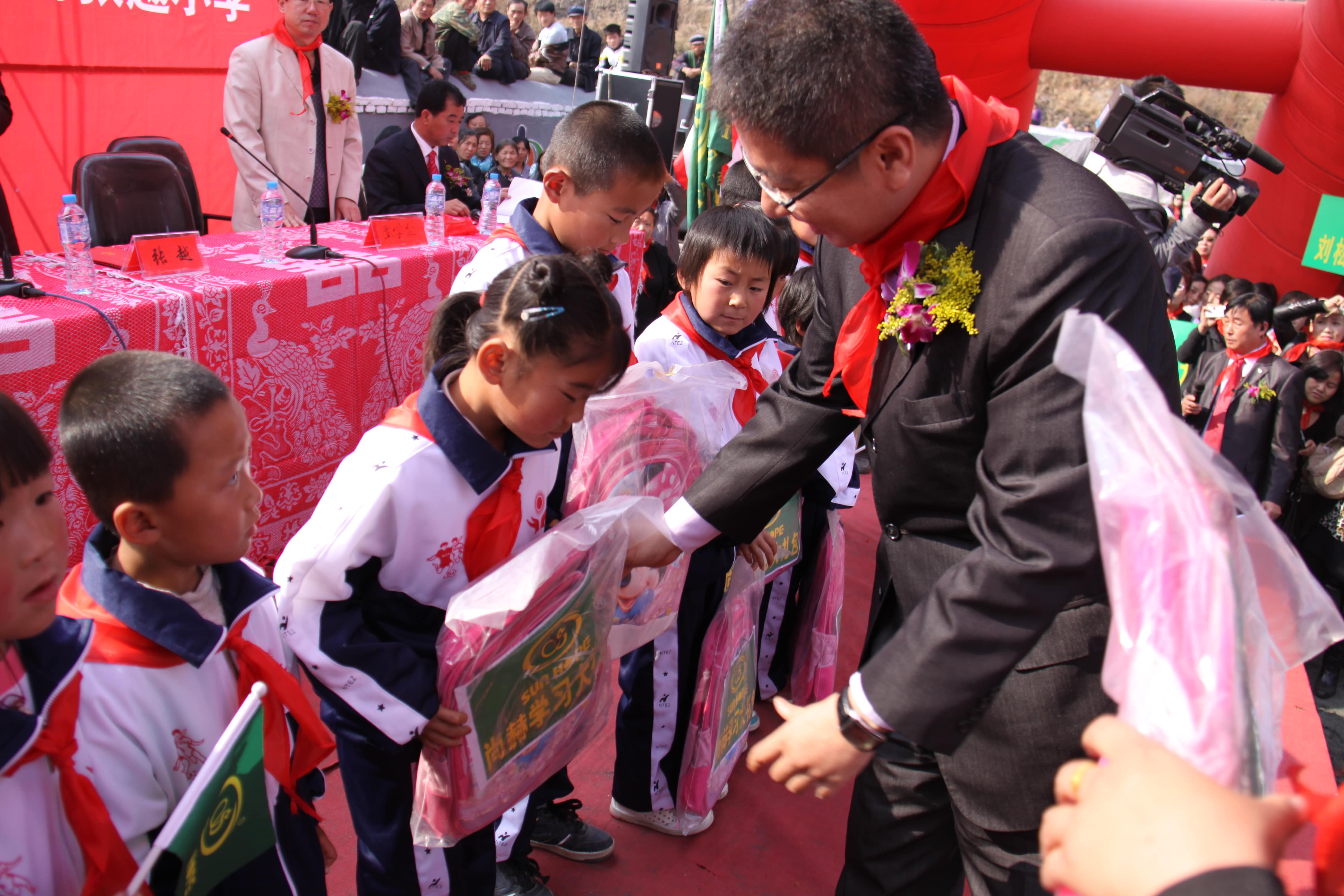 第21所 葫芦岛市大庙沟玩球体育张越小学
