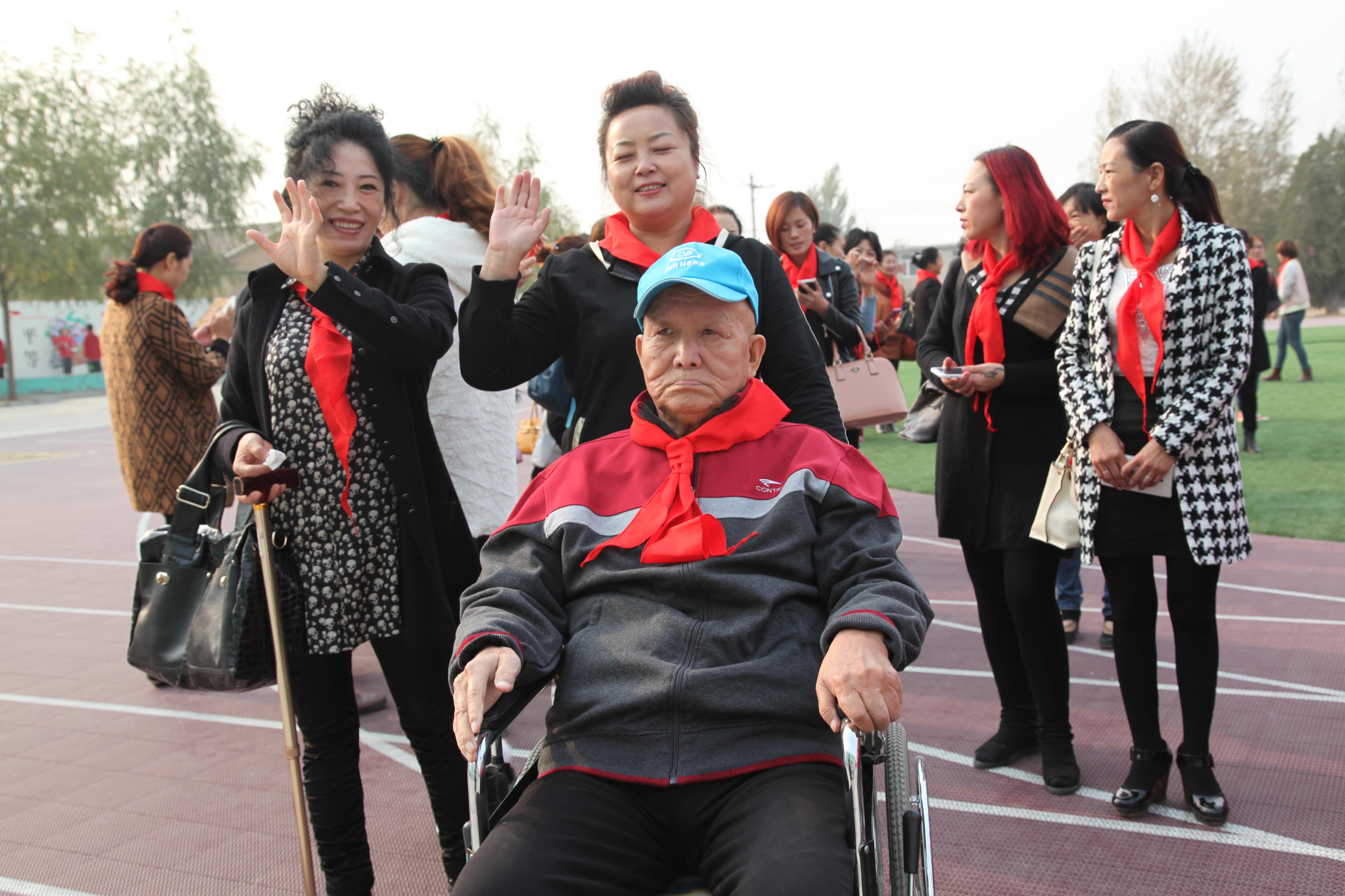 第29所 九原区玩球体育董丽萍沙河第三小学