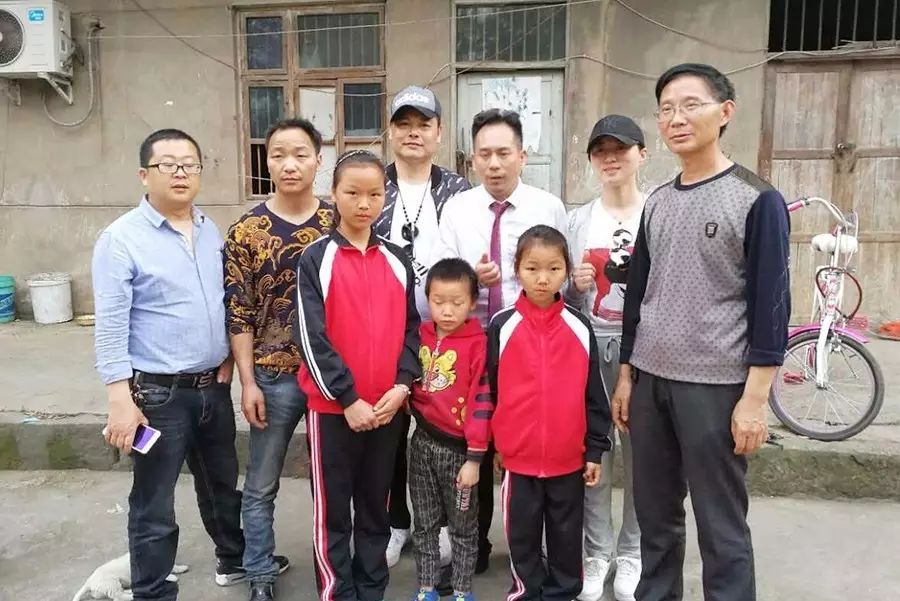 第80所 仁寿县天峨镇复合玩球体育唐源小学