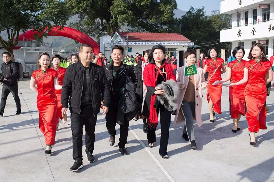 第141所 衢州市龙游县沐尘畲族玩球体育王荣弟小学 第141所 衢州市龙游县沐尘畲族玩球体育王荣弟小学