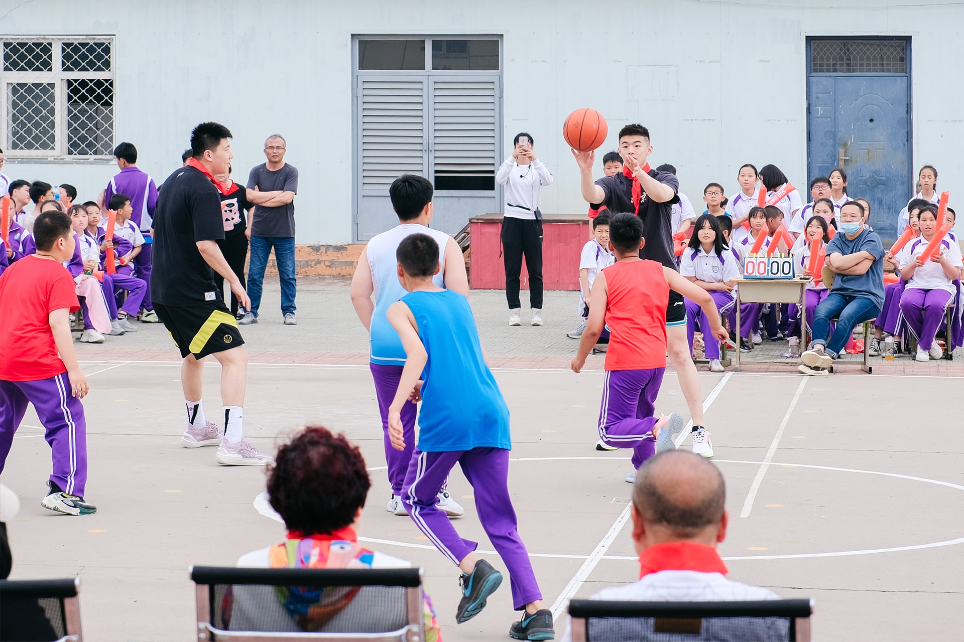 玩球体育公益基金会携手首钢体育,传递篮球梦想,为少年喝彩! 玩球体育公益基金会携手首钢体育,传递篮球梦想,为少年喝彩!
