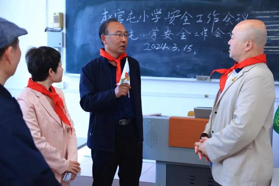 牵手冠军跑动人生 玩球体育公益助力学生身心健康发展 牵手冠军跑动人生 玩球体育公益助力学生身心健康发展