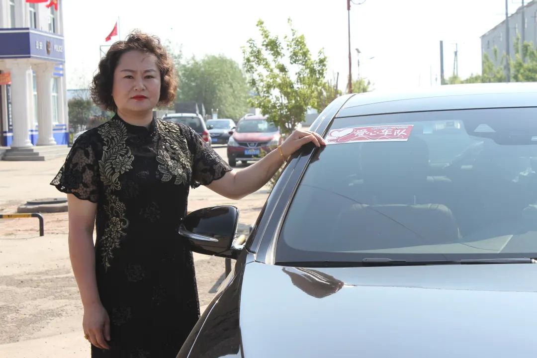 第215所 松原市前郭县达里巴乡吉郭村玩球体育叶红霞小学
