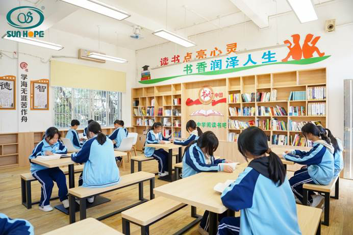 庆祝玩球体育公益基金会十一周年华诞：公益之路，温暖同行