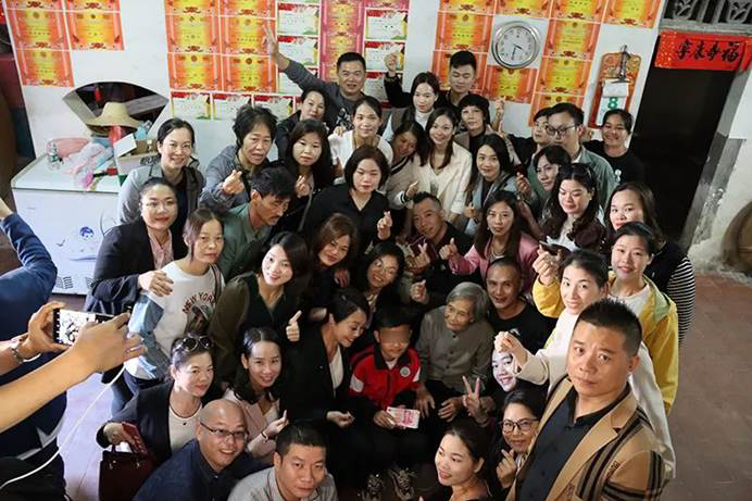 第219所 广东省吴川市黄坡镇平泽玩球体育刘玉杰小学