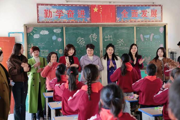 第240所 河南省商丘市夏邑县骆集乡中班口玩球体育祝红红小学 第240所 河南省商丘市夏邑县骆集乡中班口玩球体育祝红红小学