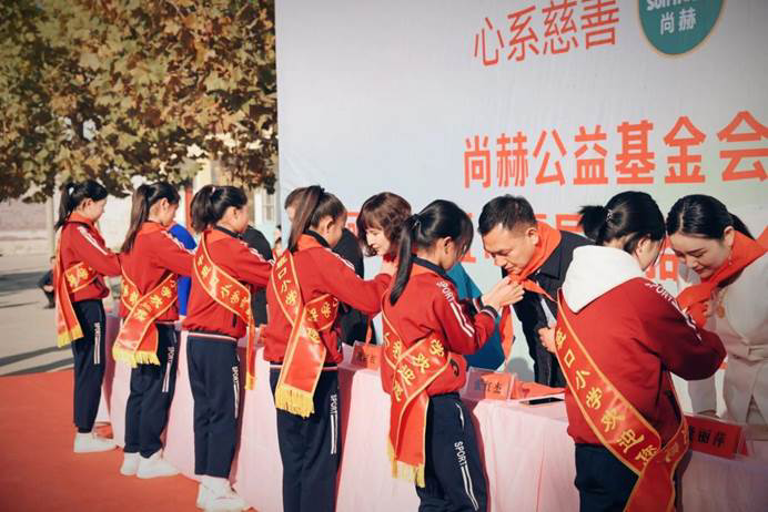 第240所 河南省商丘市夏邑县骆集乡中班口玩球体育祝红红小学 第240所 河南省商丘市夏邑县骆集乡中班口玩球体育祝红红小学