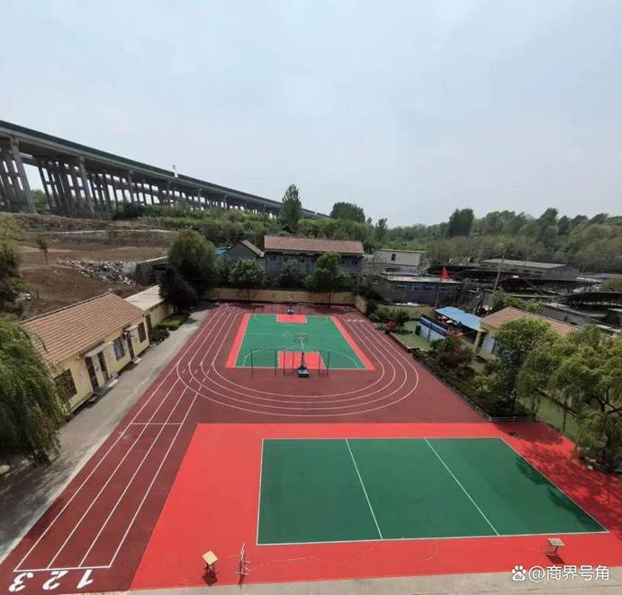 第 253 所玩球体育公益学校揭牌：用爱心点亮山区教育之光